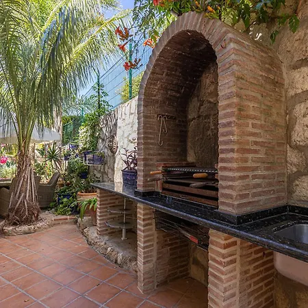 Mariposa Villa *