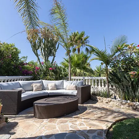 Mariposa Villa *